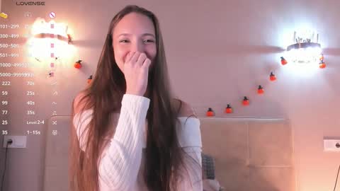 Snapshot of shy_starlight chatting on 11/30/25, 09:24 Melanie online show from 11/30/25, 09:24