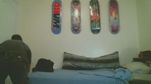 shyboyhugecum2020 online show from 09/21/25, 02:35