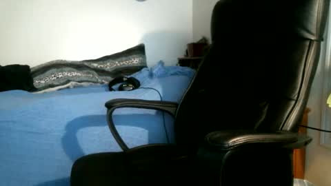 shyboyhugecum2020 online show from 06/09/26, 02:56