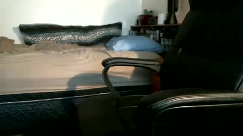 Snapshot of shyboyhugecum2020 chatting on 06/19/26, 03:00 shyboyhugecum2020 online show from 06/19/26, 03:00