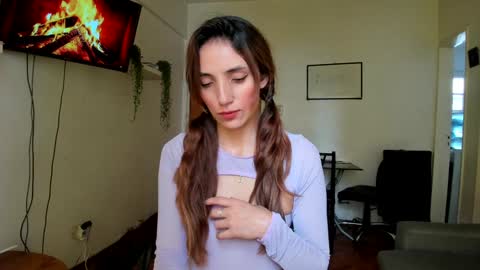 Snapshot of shybut_naughty chatting on 12/19/24, 01:18 Tell me Ari My only social media will be IG online show from 12/19/24, 01:18