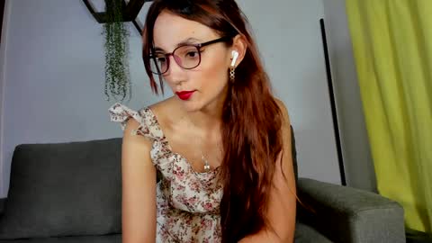 Snapshot of shybut_naughty chatting on 01/17/25, 12:42 Tell me Ari My only social media will be IG online show from 01/17/25, 12:42