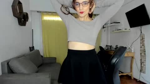 Snapshot of shybut_naughty chatting on 09/21/25, 12:51 Tell me Ari My only social media will be IG online show from 09/21/25, 12:51