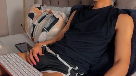 Snapshot of shydude666 chatting on 12/17/25, 07:31 shydude666 online show from 12/17/25, 07:31