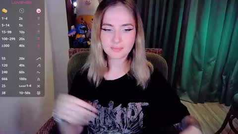 Effie online show from 09/15/25, 06:24