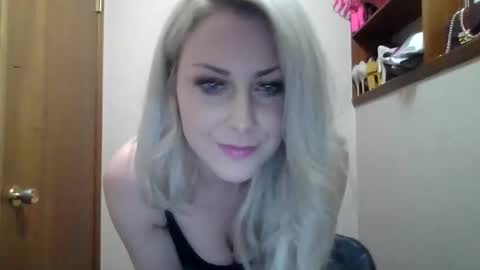 Snapshot of shygirlyxo chatting on 04/11/26, 03:44 shygirlyxo online show from 04/11/26, 03:44