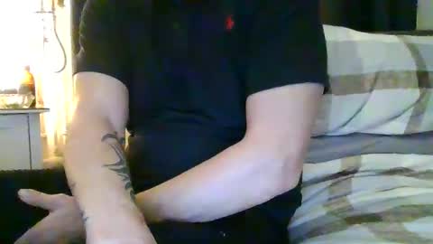 Snapshot of shyguy198555 chatting on 12/25/24, 04:54 aj online show from 12/25/24, 04:54