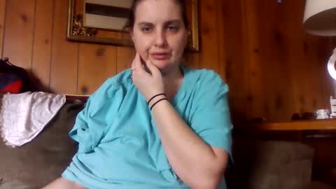 Snapshot of shylee538825 chatting on 11/16/25, 04:01 shylee538825 online show from 11/16/25, 04:01