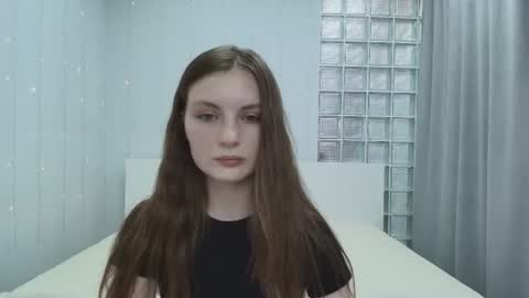 shyly_lisa online show from 06/13/26, 01:36