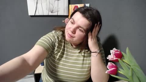Snapshot of shyness_girl chatting on 03/08/25, 08:55 Bethany online show from 03/08/25, 08:55