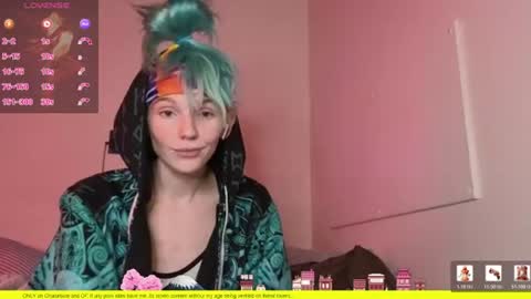 Hippie online show from 07/18/26, 02:38