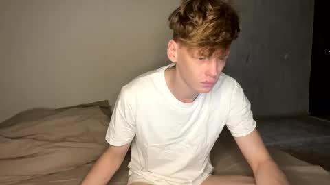 Snapshot of shyredstar chatting on 12/12/24, 07:19 Tom and Betty online show from 12/12/24, 07:19