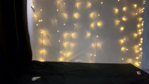 Snapshot of shyredstar chatting on 01/06/25, 09:30 Tom and Betty online show from 01/06/25, 09:30