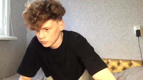 Snapshot of shyredstar chatting on 02/04/25, 12:33 Tom and Betty online show from 02/04/25, 12:33