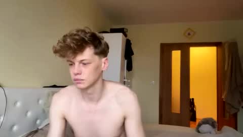 Snapshot of shyredstar chatting on 12/02/25, 06:41 Tom and Betty online show from 12/02/25, 06:41