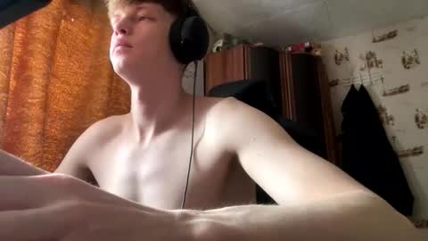 Snapshot of shyredstar chatting on 12/15/25, 07:34 Tom and Betty online show from 12/15/25, 07:34