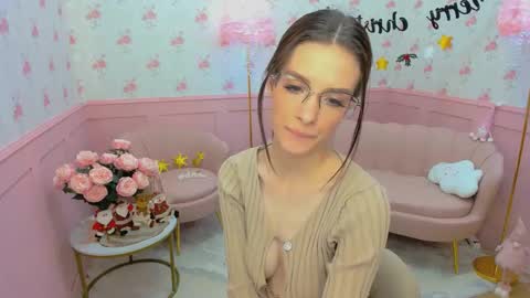 Snapshot of shysasshy chatting on 12/17/24, 08:56 Sicily online show from 12/17/24, 08:56