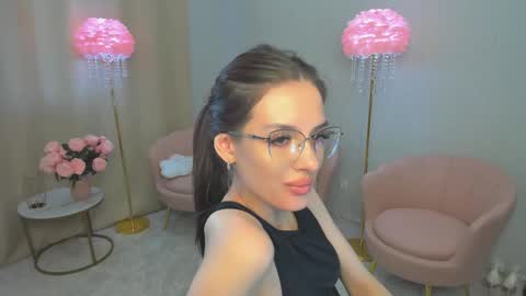Snapshot of shysasshy chatting on 02/21/25, 07:23 Sicily online show from 02/21/25, 07:23