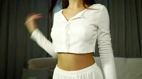 Snapshot of shytany chatting on 02/17/26, 01:18 Tanya online show from 02/17/26, 01:18