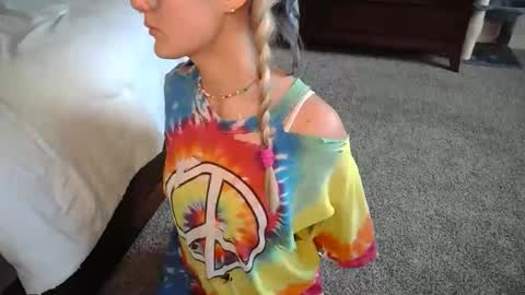 Snapshot of shyy_petitebaby chatting on 11/03/25, 03:57 shypetitebaby online show from 11/03/25, 03:57