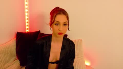 Snapshot of sia_a chatting on 10/14/25, 04:57 Anastasia online show from 10/14/25, 04:57