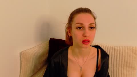 Snapshot of sia_a chatting on 10/21/25, 05:41 Anastasia online show from 10/21/25, 05:41