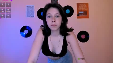Snapshot of sia_moon1 chatting on 06/13/26, 07:23 sia_moon1 online show from 06/13/26, 07:23