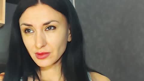 Snapshot of siaconna chatting on 02/04/25, 06:04 Siaconna online show from 02/04/25, 06:04