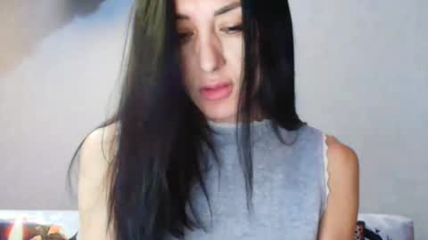 Snapshot of siaconna chatting on 10/25/25, 07:27 Siaconna online show from 10/25/25, 07:27