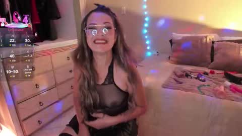 Snapshot of siamilff chatting on 10/28/25, 10:34 SIa  online show from 10/28/25, 10:34