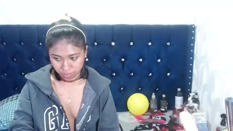 Siara online show from 01/11/25, 03:23