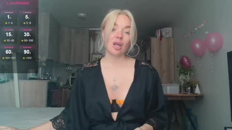 Snapshot of siberian_girl_ chatting on 05/17/26, 09:17 Eva online show from 05/17/26, 09:17