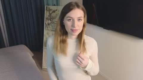 Snapshot of siblena chatting on 10/26/25, 12:11 siblena online show from 10/26/25, 12:11