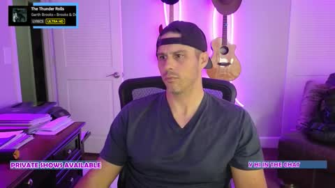 Snapshot of sidesnack chatting on 10/23/25, 03:44 SideSnack online show from 10/23/25, 03:44