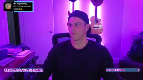 Snapshot of sidesnack chatting on 10/27/25, 03:05 SideSnack online show from 10/27/25, 03:05