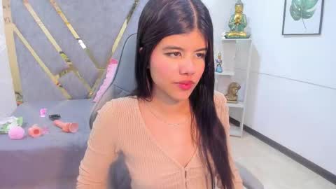 Snapshot of sidney_brownn chatting on 12/21/25, 04:52 sidney_brownn online show from 12/21/25, 04:52