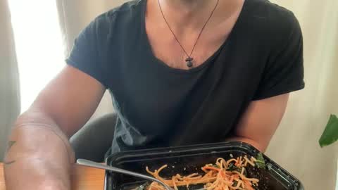 Snapshot of sie273 chatting on 12/13/24, 08:15 sie273 online show from 12/13/24, 08:15