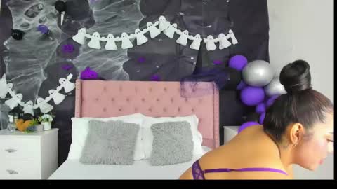 Snapshot of sienawild chatting on 10/27/25, 04:16 SienaWild online show from 10/27/25, 04:16