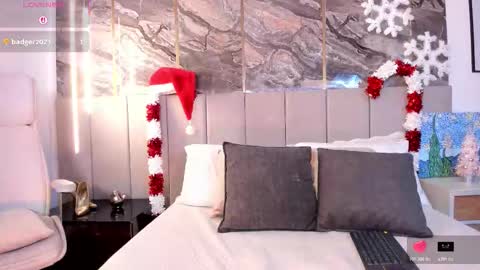 Snapshot of sienna_blake_ chatting on 12/13/25, 07:53 Sienna Blake online show from 12/13/25, 07:53