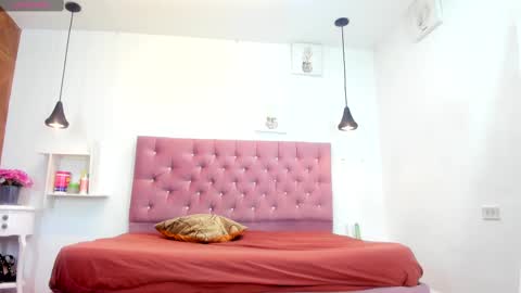 sienna_glow online show from 09/16/25, 12:28