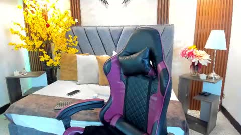 Sienna online show from 07/26/26, 07:54