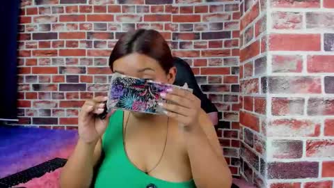Snapshot of sienna_lux01 chatting on 03/18/26, 01:20 sienna_lux01 online show from 03/18/26, 01:20