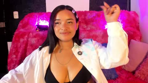 Snapshot of sienna_lux01 chatting on 05/31/26, 03:04 sienna_lux01 online show from 05/31/26, 03:04