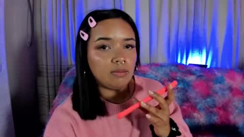 Snapshot of sienna_lux01 chatting on 06/05/26, 03:02 sienna_lux01 online show from 06/05/26, 03:02