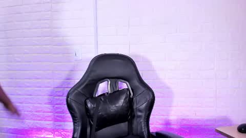 Snapshot of sienna_lux01 chatting on 07/16/26, 03:23 sienna_lux01 online show from 07/16/26, 03:23