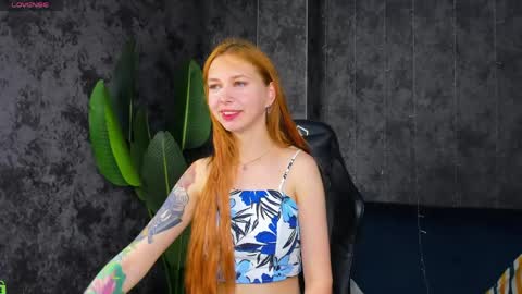 Snapshot of sienna_nyx chatting on 06/06/26, 09:03 Sienna online show from 06/06/26, 09:03