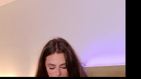 Snapshot of sienna_voss chatting on 12/14/25, 10:58 sienna_voss online show from 12/14/25, 10:58