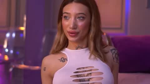 Snapshot of siennajayden chatting on 10/08/25, 05:21 Sienna online show from 10/08/25, 05:21