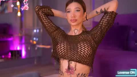 Snapshot of siennajayden chatting on 10/25/25, 05:51 Sienna online show from 10/25/25, 05:51