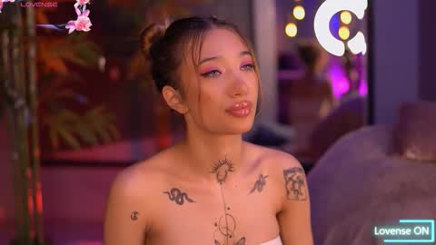 Snapshot of siennajayden chatting on 10/28/25, 06:43 Sienna online show from 10/28/25, 06:43